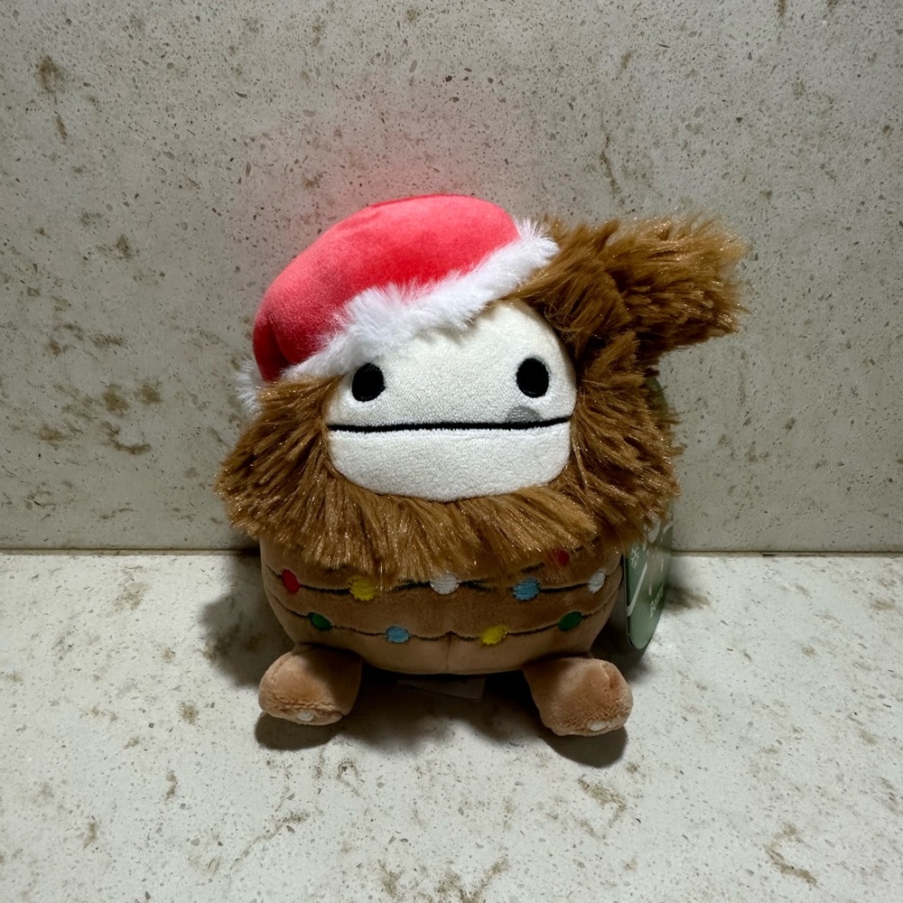 Santa Benny the Bigfoot Squishmallow *BNWT*